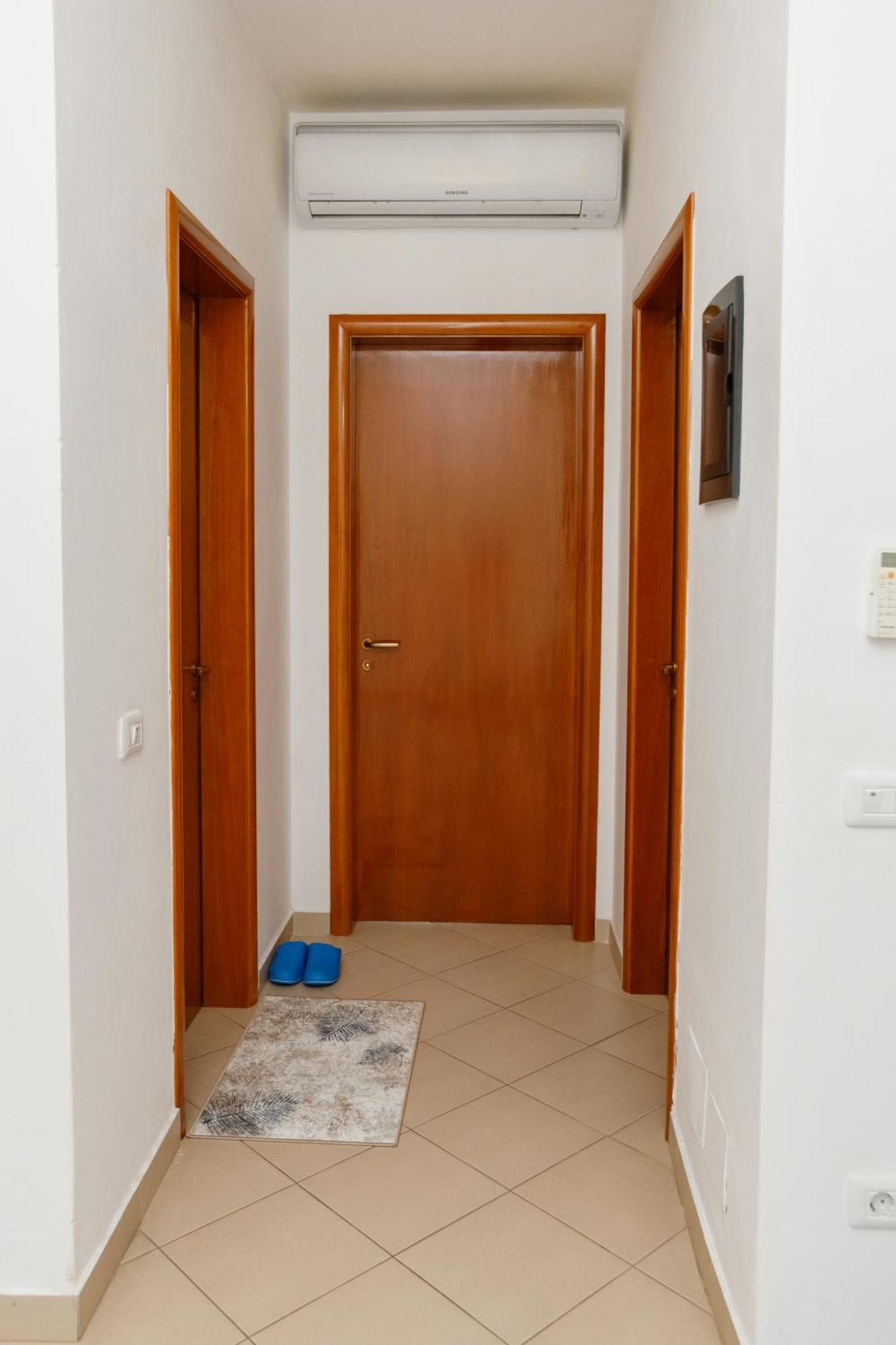 Gus Apartament Vlore Exterior photo